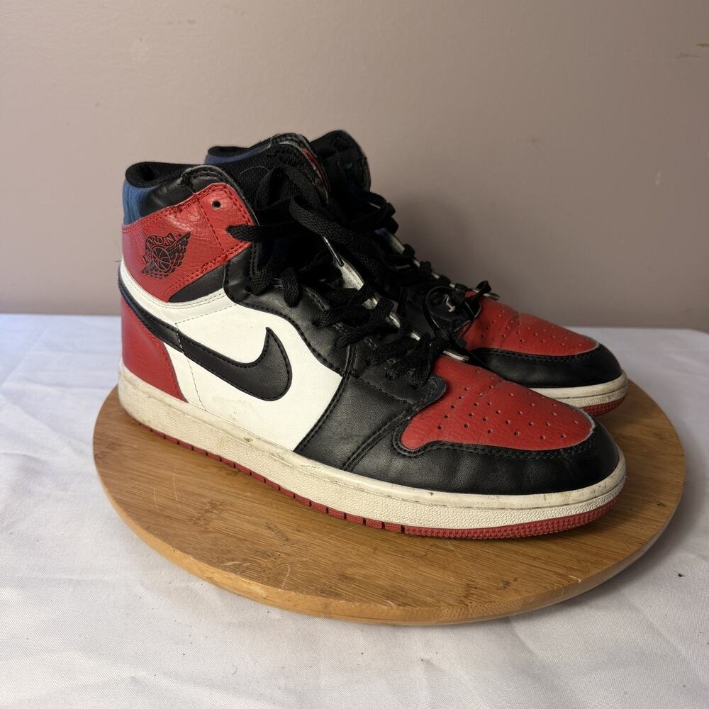 Air Jordan 1 Low Men's Bred Toe Size 10 style code 555088 610